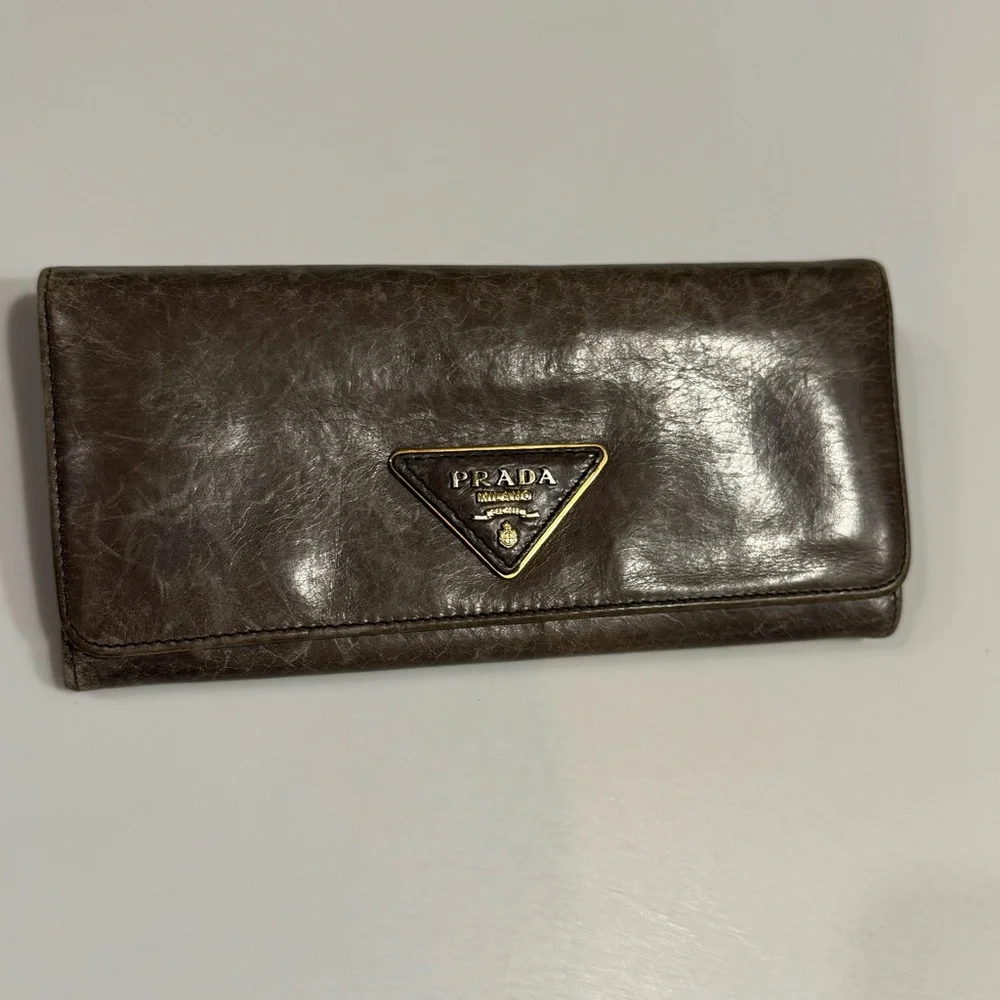 Prada distressed leather long wallet - Picture 11 of 11